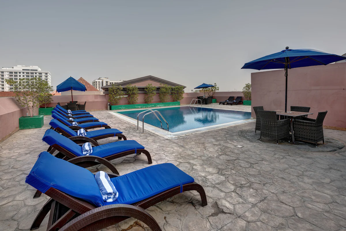 استخر گلدن تولیپ آل برشا